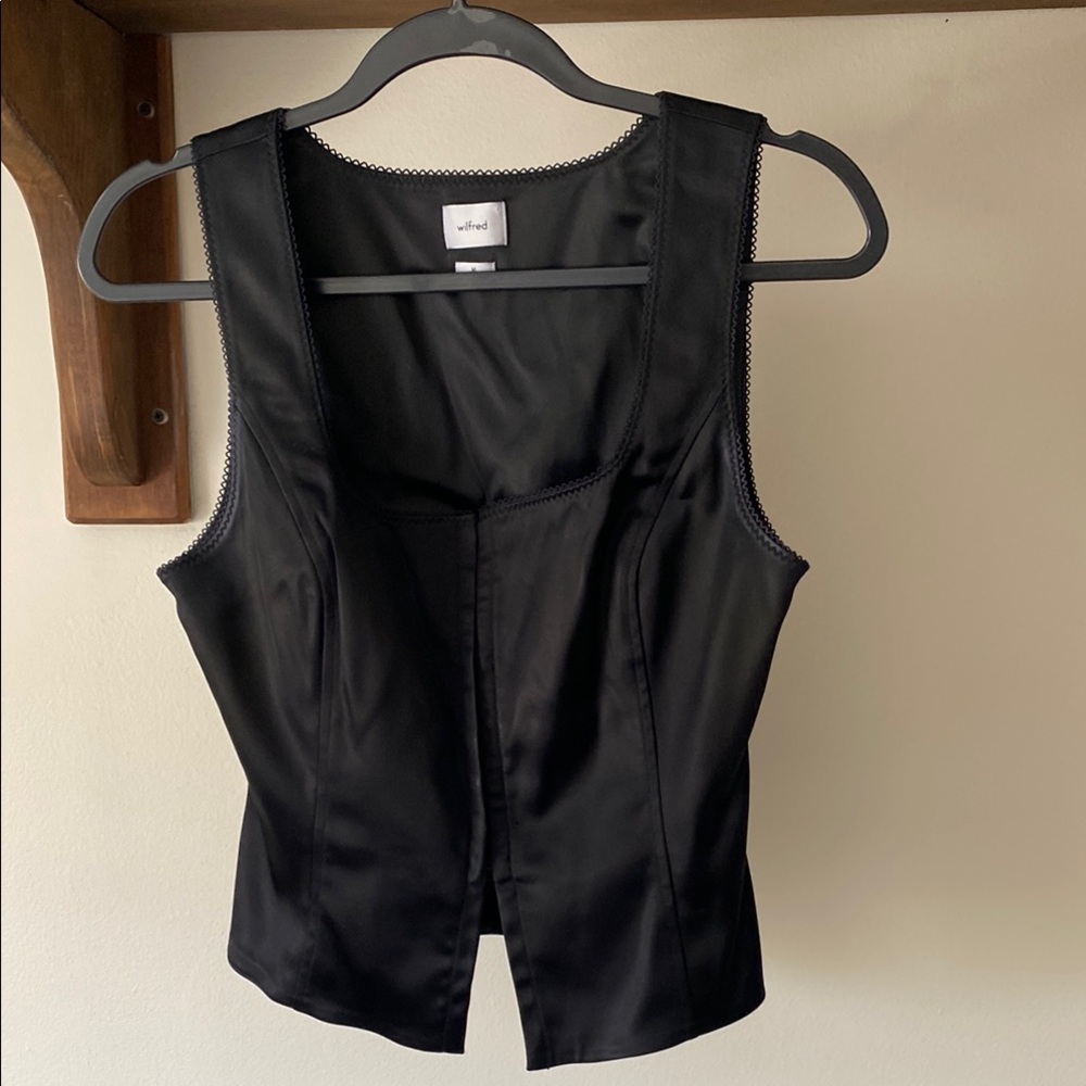 Black Sleeveless Top